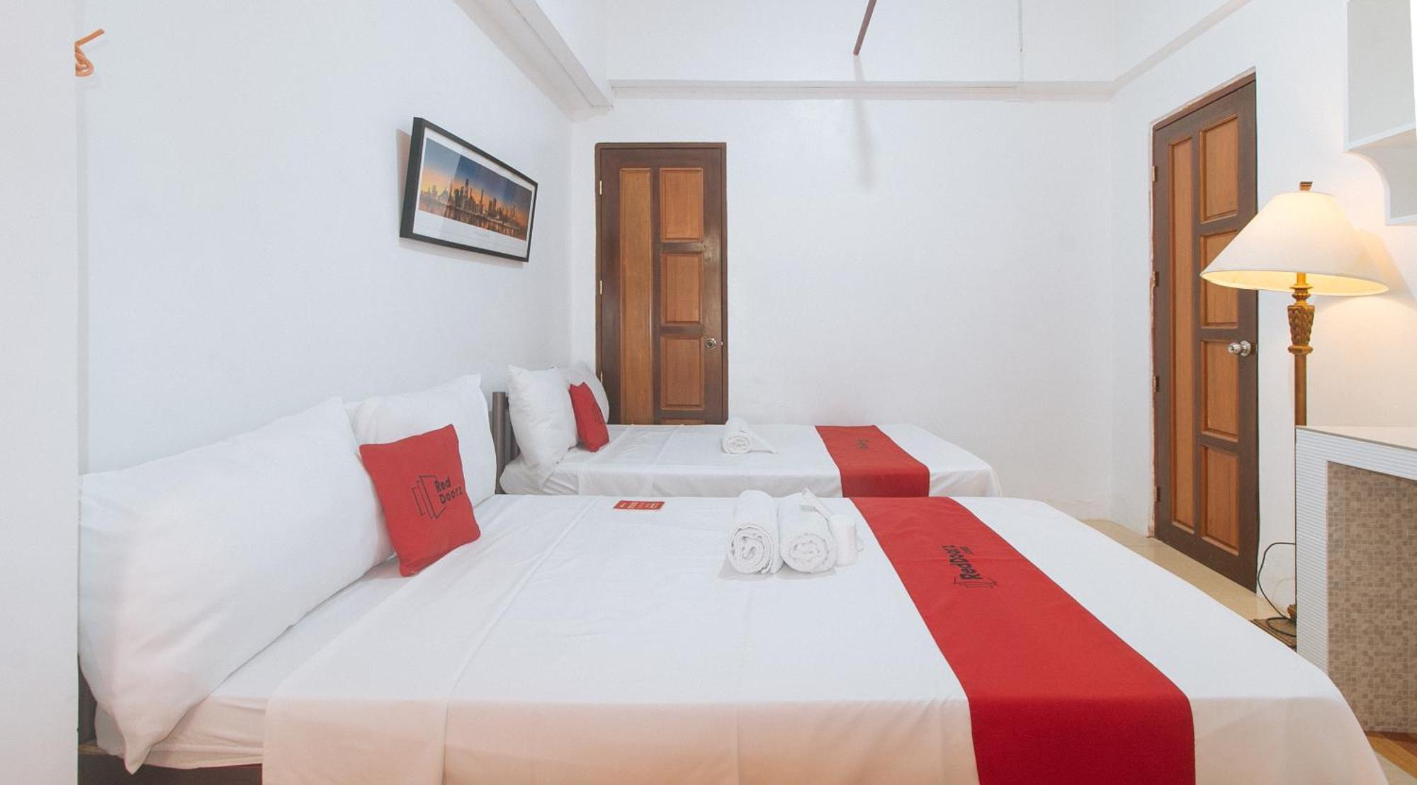 Reddoorz Near Lrt 2 Antipolo Station Exterior foto