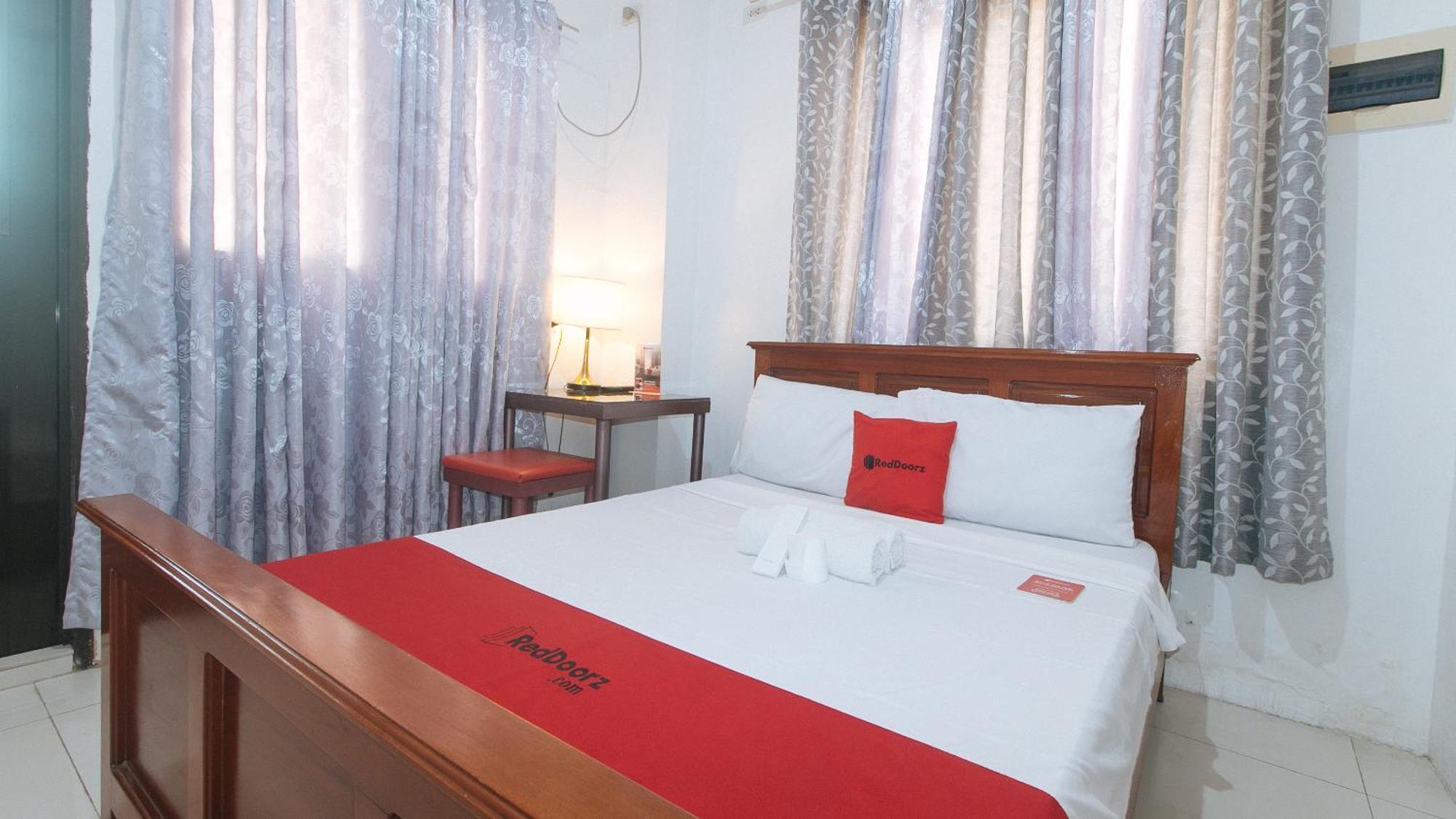 Reddoorz Near Lrt 2 Antipolo Station Exterior foto