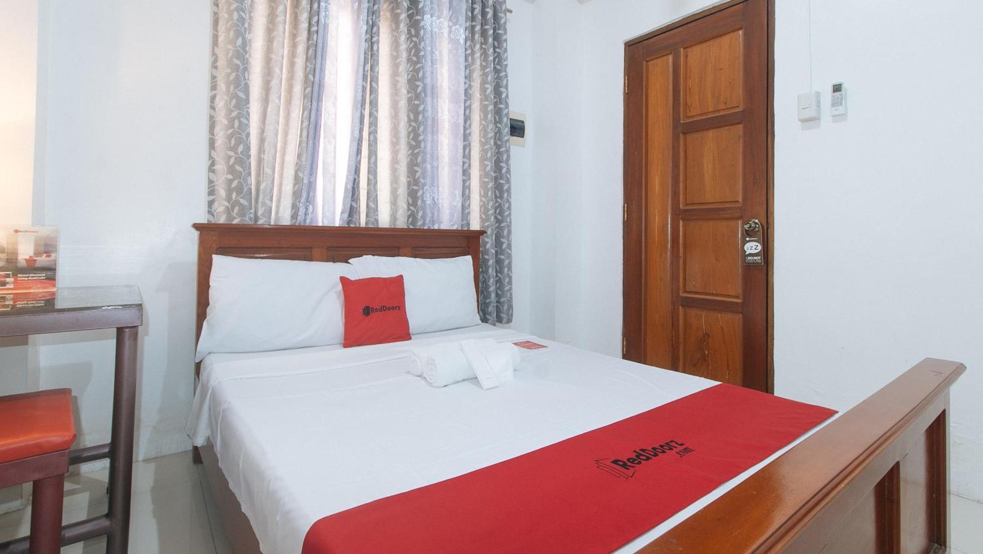 Reddoorz Near Lrt 2 Antipolo Station Exterior foto